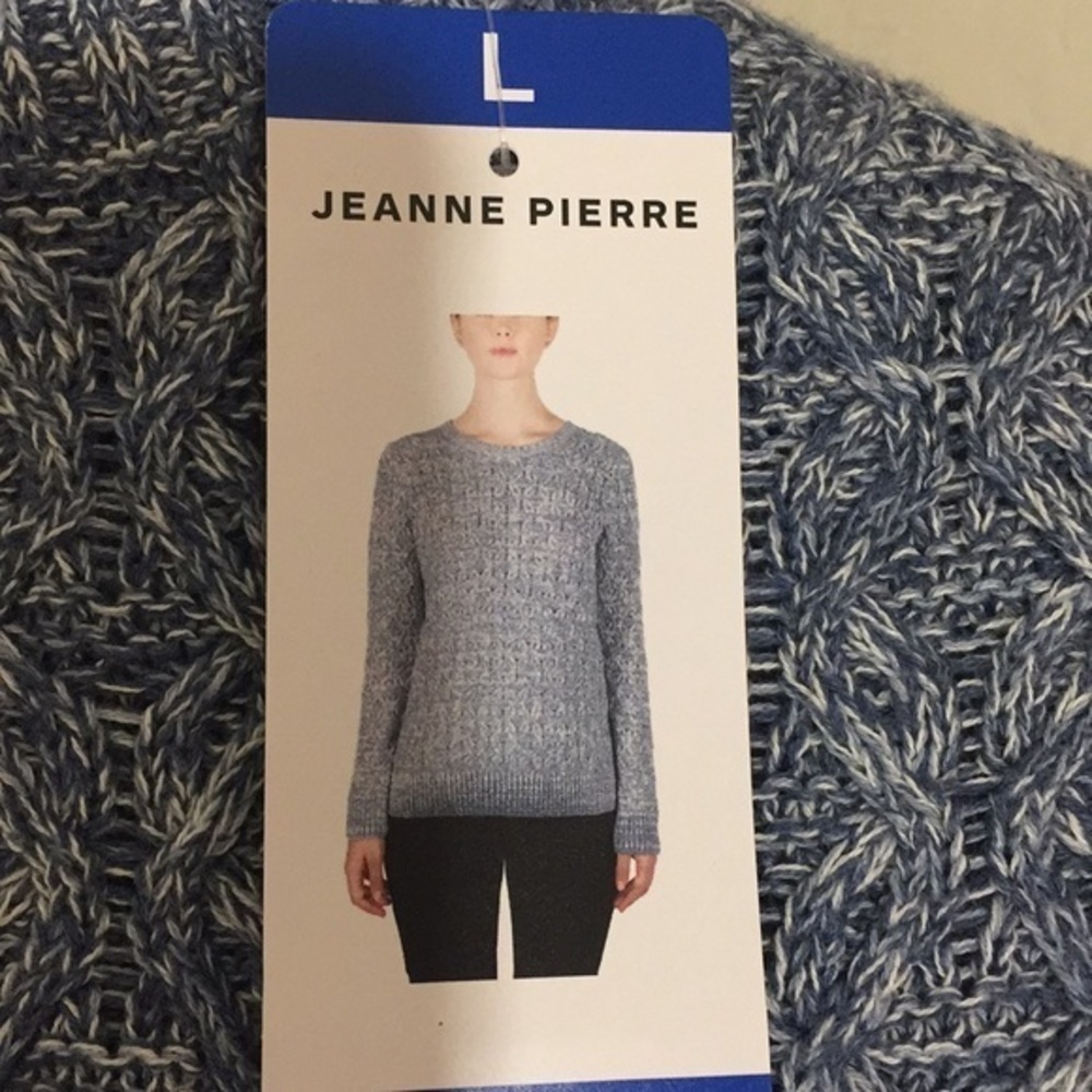 Ladies sweater by Jeanne Pierre (Y-W2)